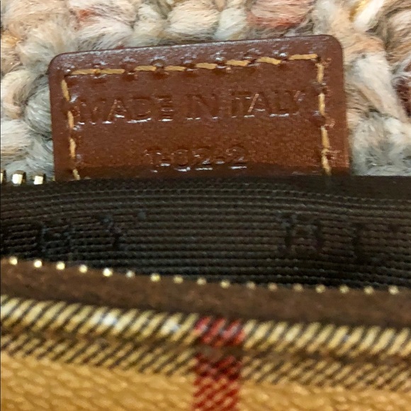 SOLD 😍🛍👜❤️Authentic Burberry London Crossbody - Picture 5 of 8